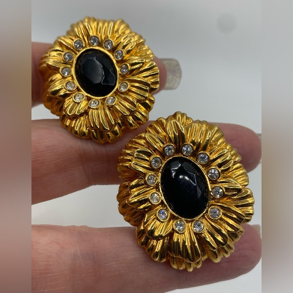 KENNETH JAY LANE FLORAL CLIP ON EARRINGS Vintage (Susan Caplan Rediscovered) - Picture 5 of 13